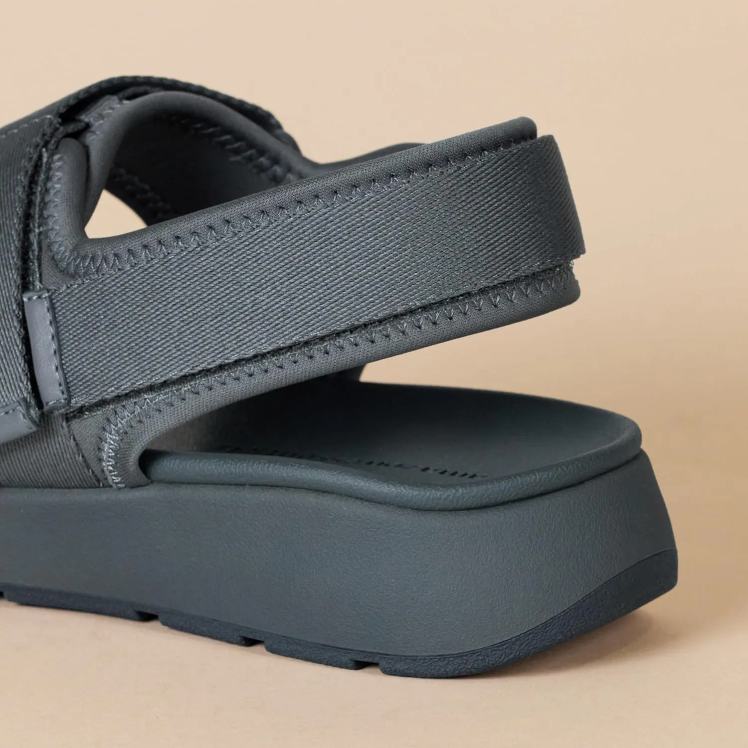 Amazon Essentials Men's Adjustable Triple Strap Sandal