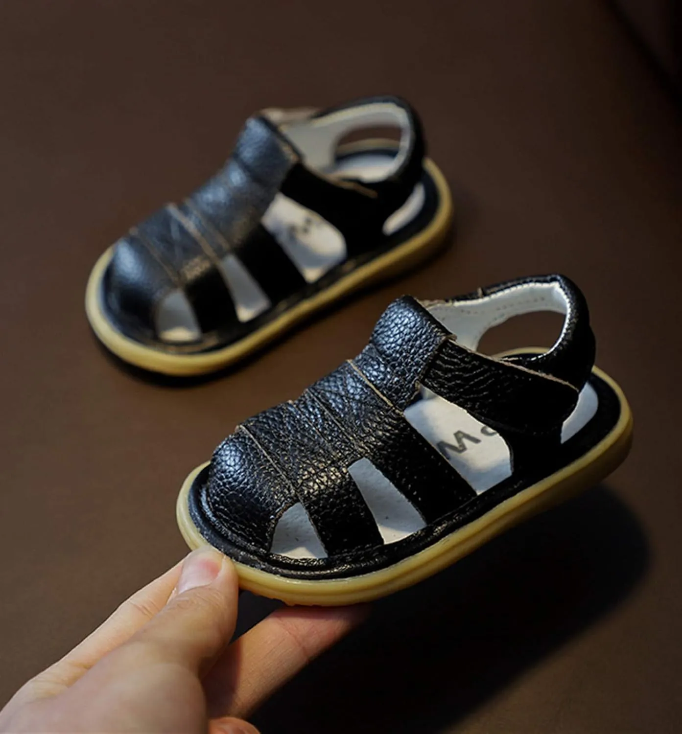 DADAWEN Baby Boys Girls Summer Lightweight Soft Sole Closed-Toe Outdoor Leather Athletic Sandals