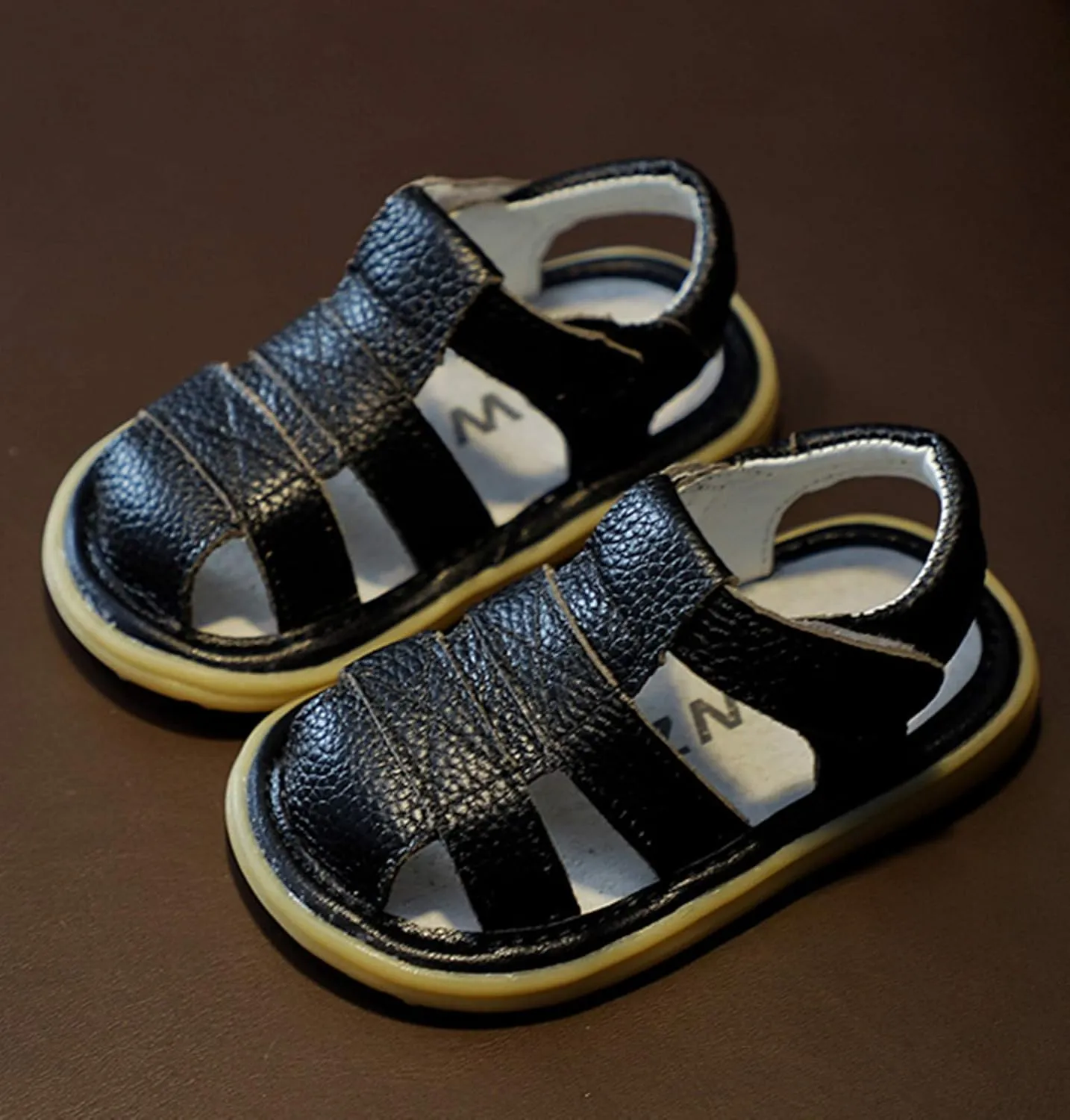 DADAWEN Baby Boys Girls Summer Lightweight Soft Sole Closed-Toe Outdoor Leather Athletic Sandals
