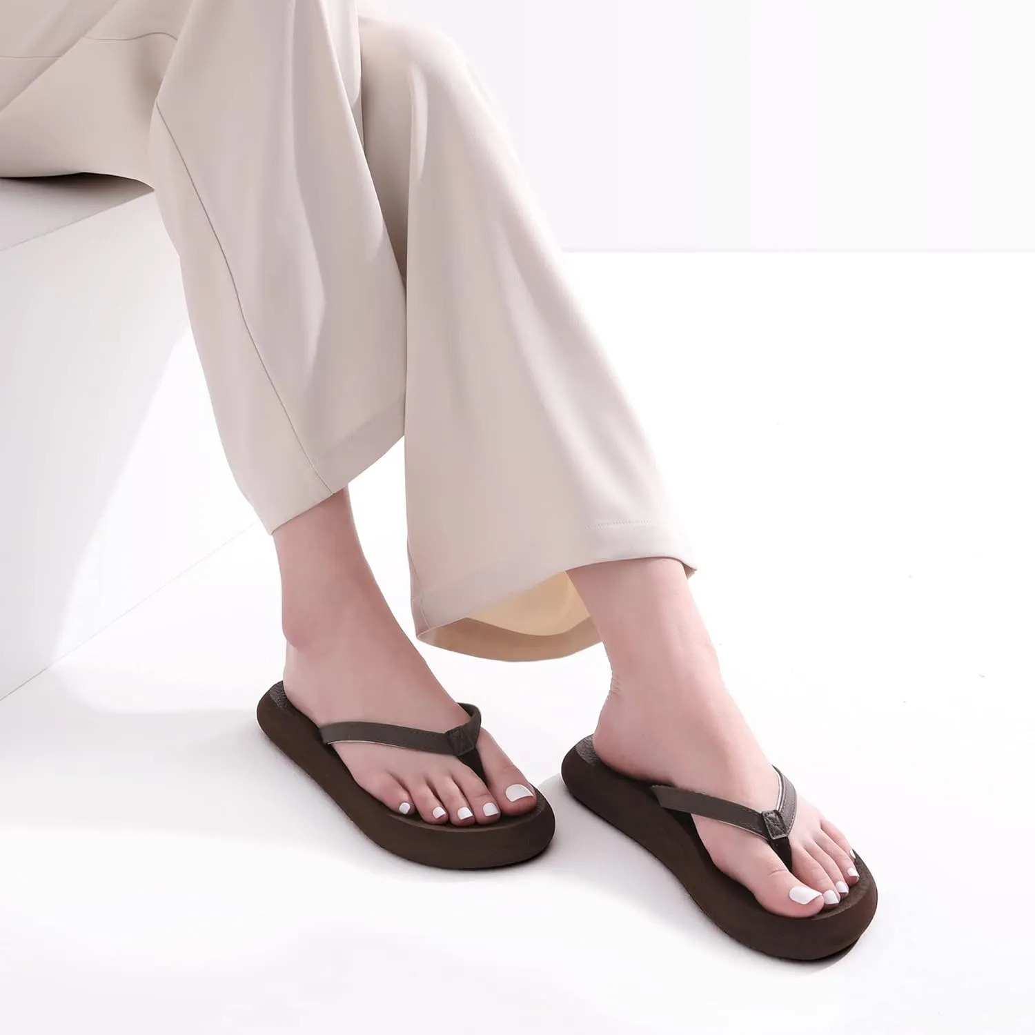 DREAM PAIRS Women's Arch Support Flip Flops Comfortable Soft Cushion Summer Beach Thong Sandals