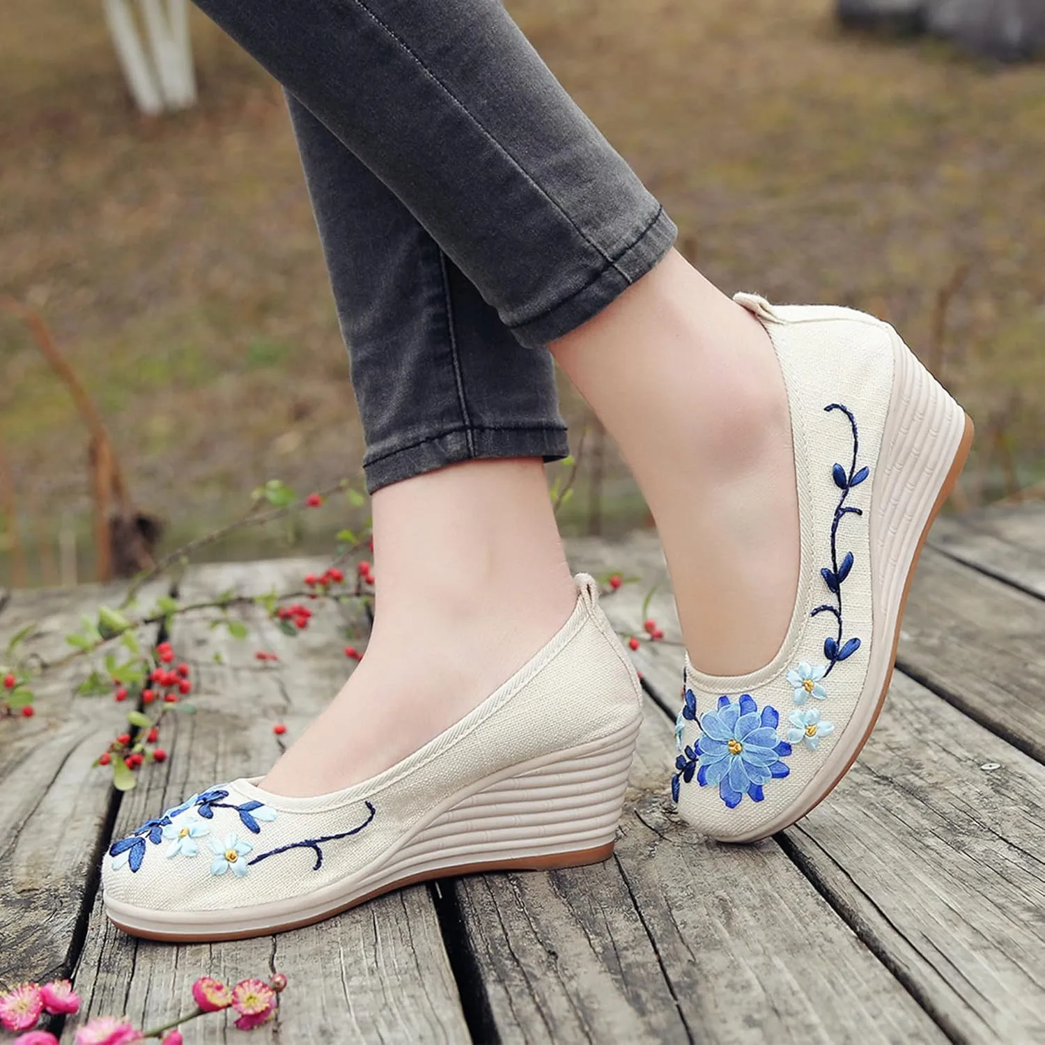 Hee grand Women Wedges Heeled Shoes Chinese Style Embroidered Shoes Comfort Cotton and Linen Slip On Walking Shoes