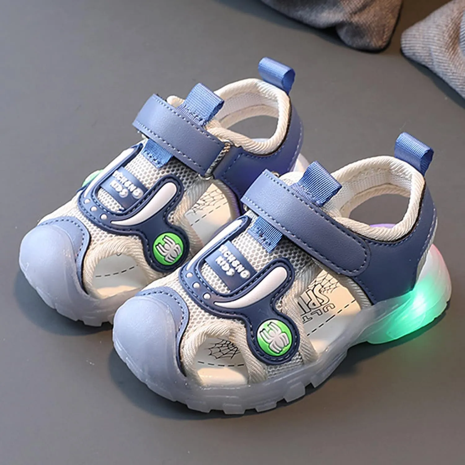 Toddler Boys Light Up Sandals Closed Toe Breathable Non Slip Kids Girls Beach Sandals Soft Sole Summer Outdoor