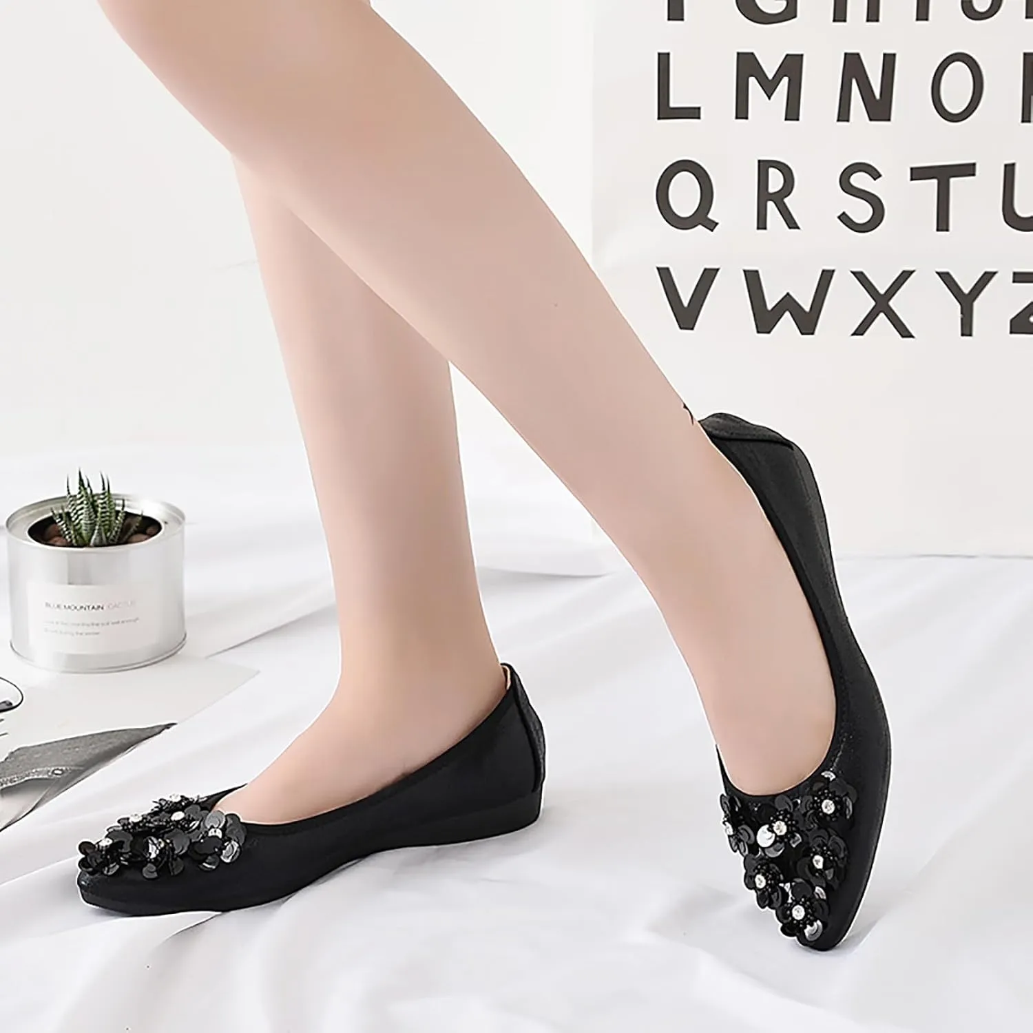 Women's Flats, Foldable Ballet Flats for Women, Flower Pionted Toe Comfort Light Weight Slip-On Dress Shoes