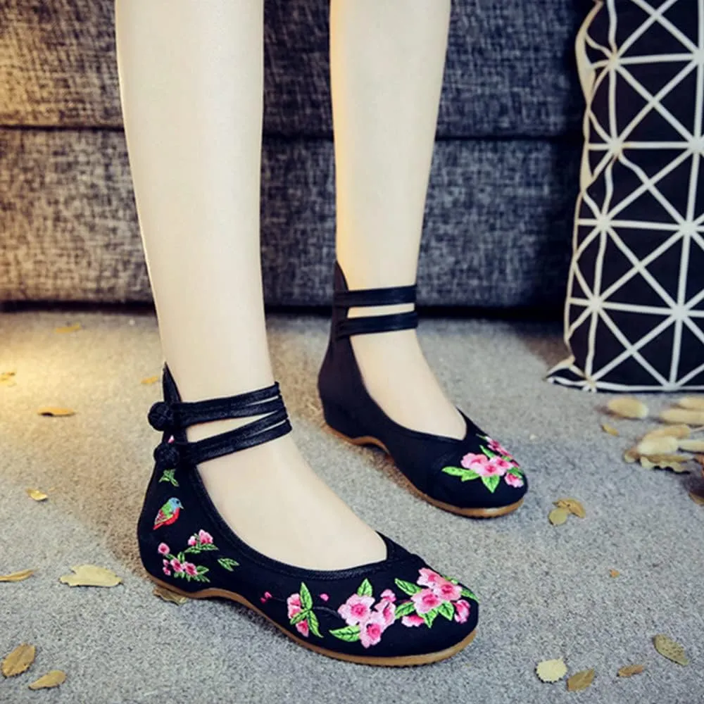 Women's Floral Embroidered Flat Shoes Chinese Traditional Strap Walking Mary Jane Flats Handmade Flower Embroidery Dress Shoes for Cheongsam